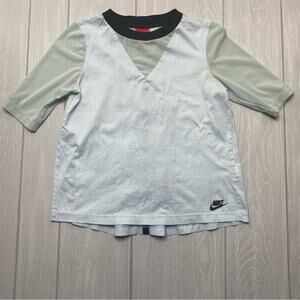 Nike Women's Baby Blue Bonded Half Sleeve Tee With Mesh Accents Size XS X-Small